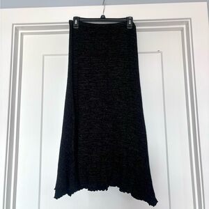 Fenini Black With White Accent Threads Long Knit Maxi Sweater Skirt NWT ($95)